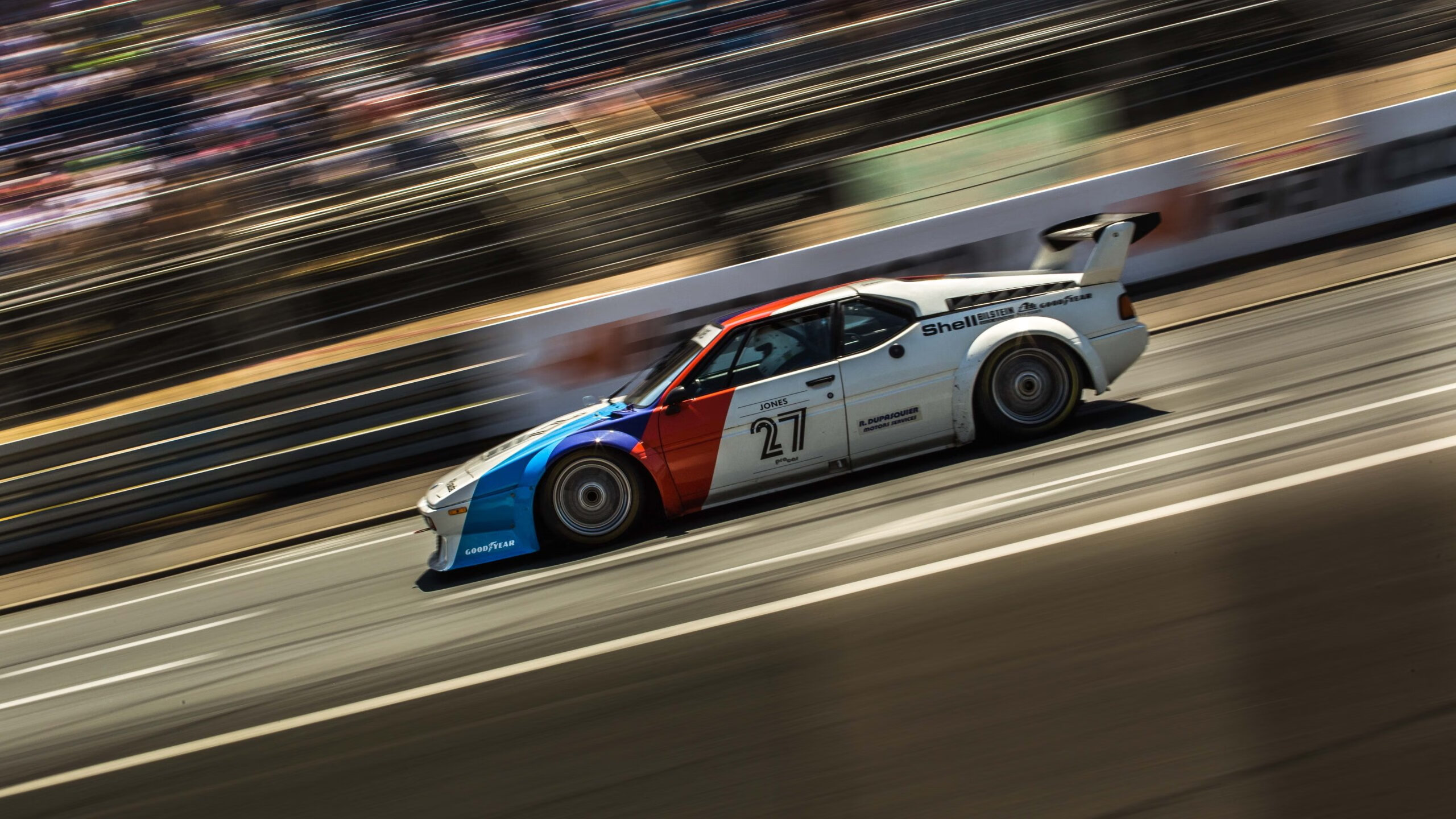 主教练提醒球员避免情绪波动强调稳定心态是关键因素,如何管理球员在比赛中的情绪