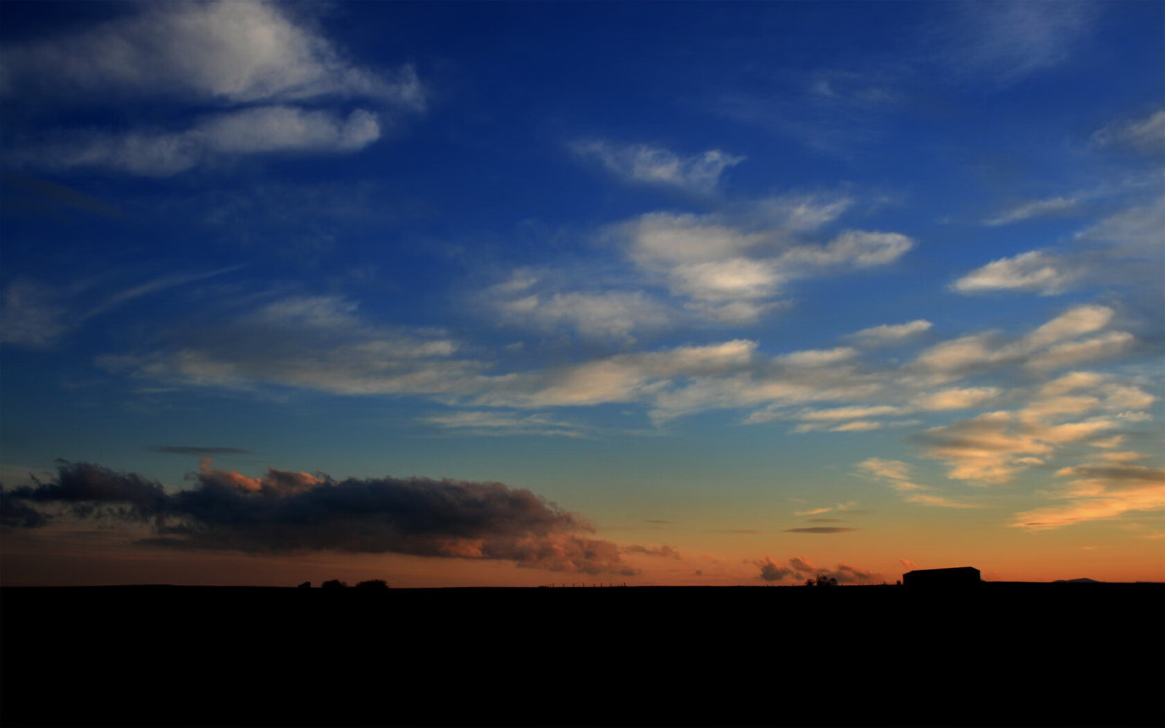 格列兹曼在国家队比赛中振奋表现