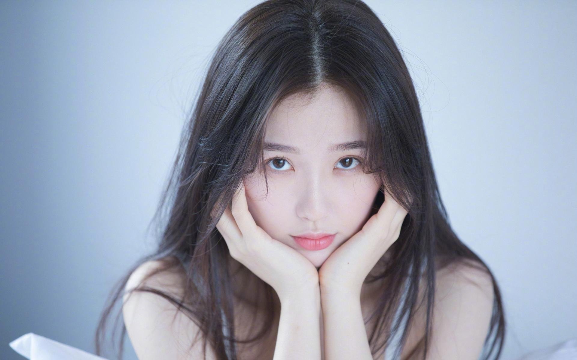 爱游戏综合娱乐-梅西与C罗的历史性对决，吸引全球亿万观众